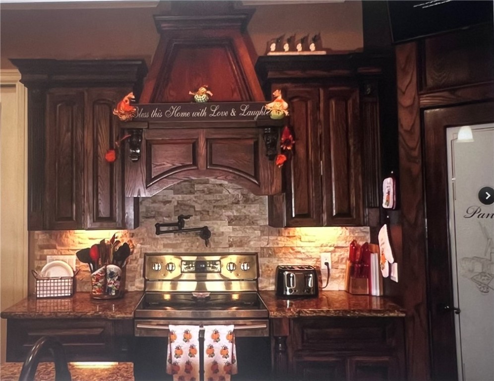 1503 Lewis Property Photo 8