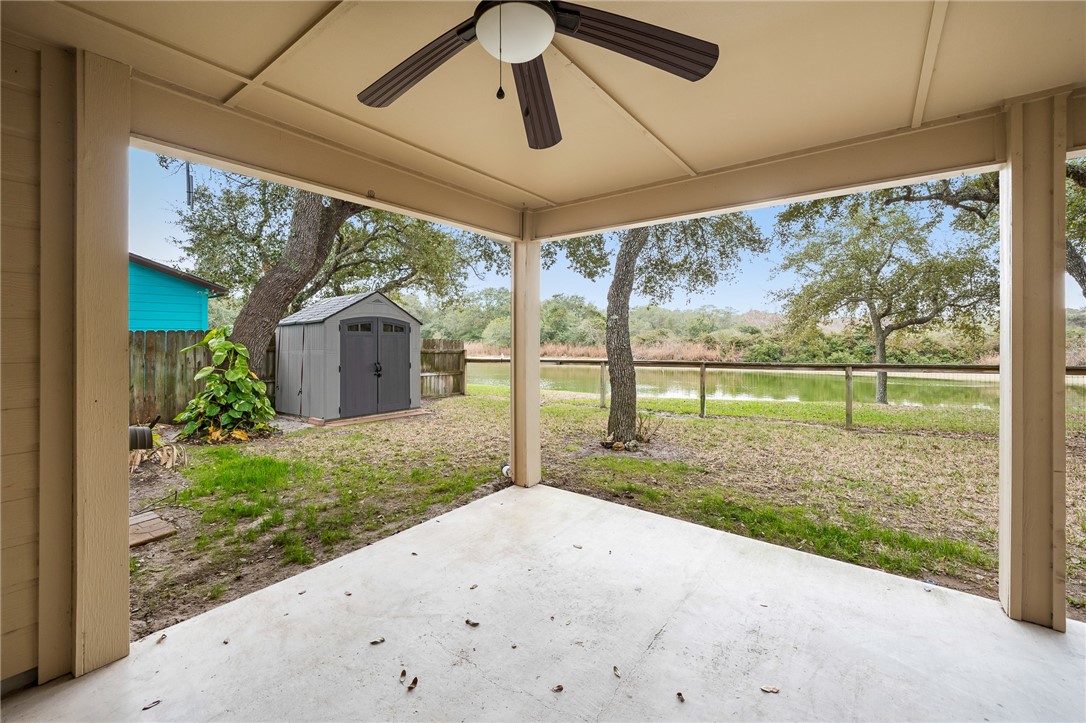 125 Pecan Harbor St Property Photo 25