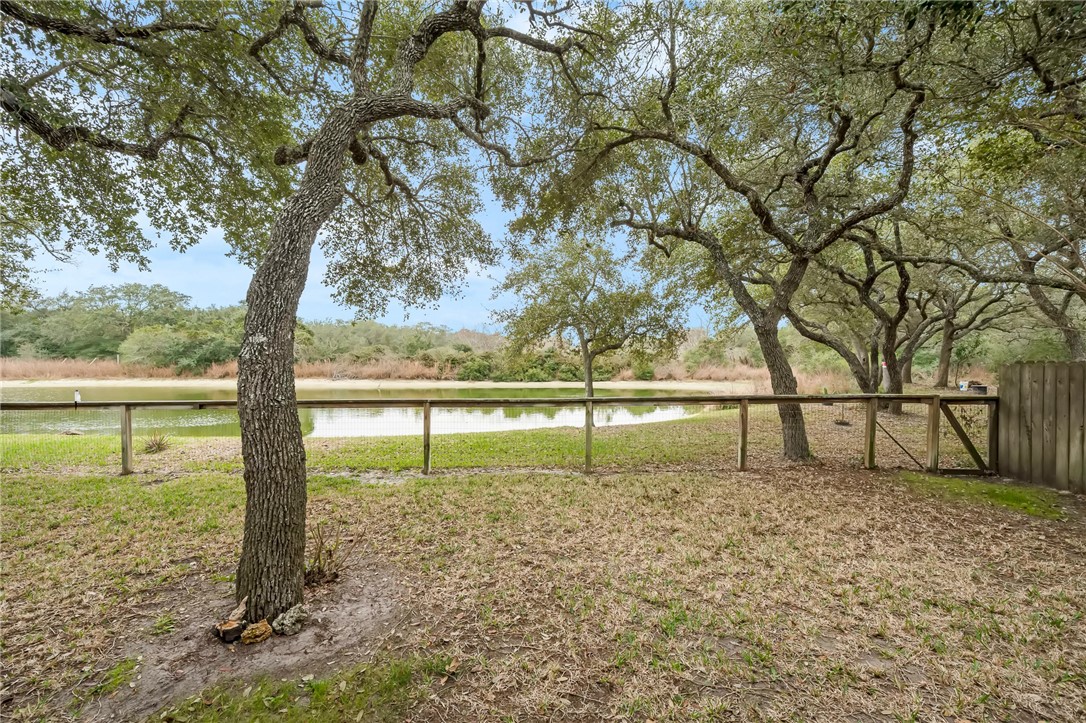 125 Pecan Harbor St Property Photo 26