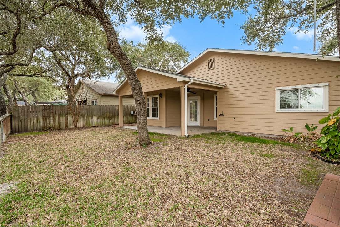 125 Pecan Harbor St Property Photo 28