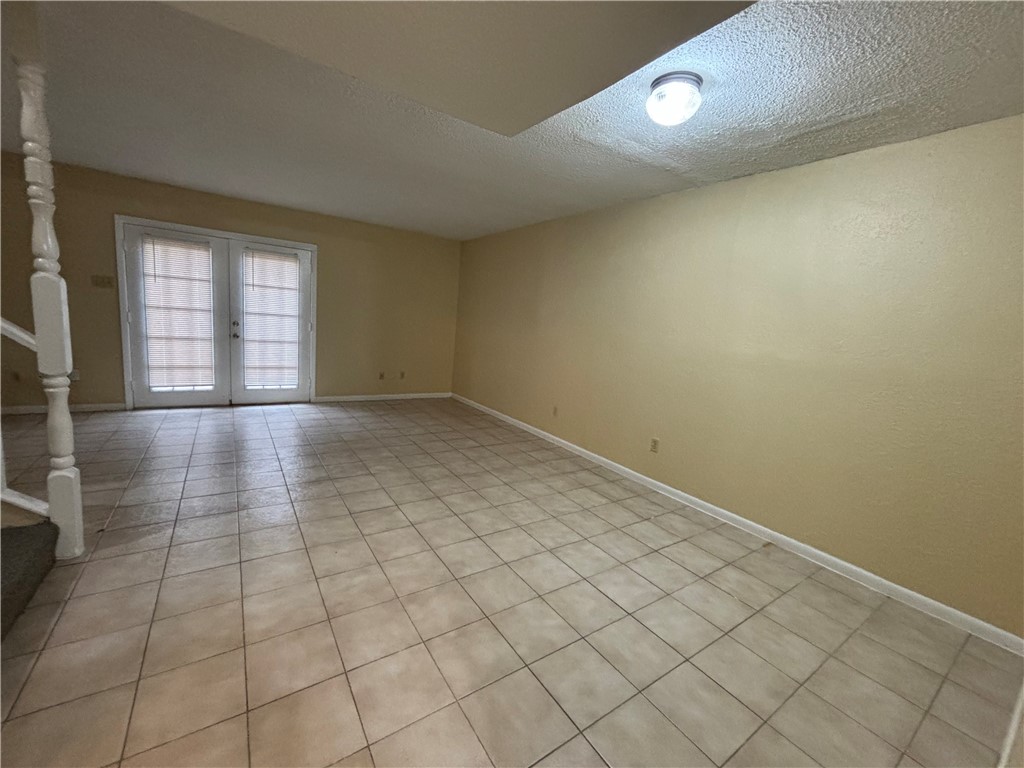 4206 Walnut Hills Dr D Property Photo 3