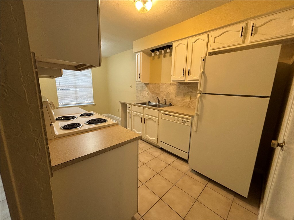 4206 Walnut Hills Dr D Property Photo 4