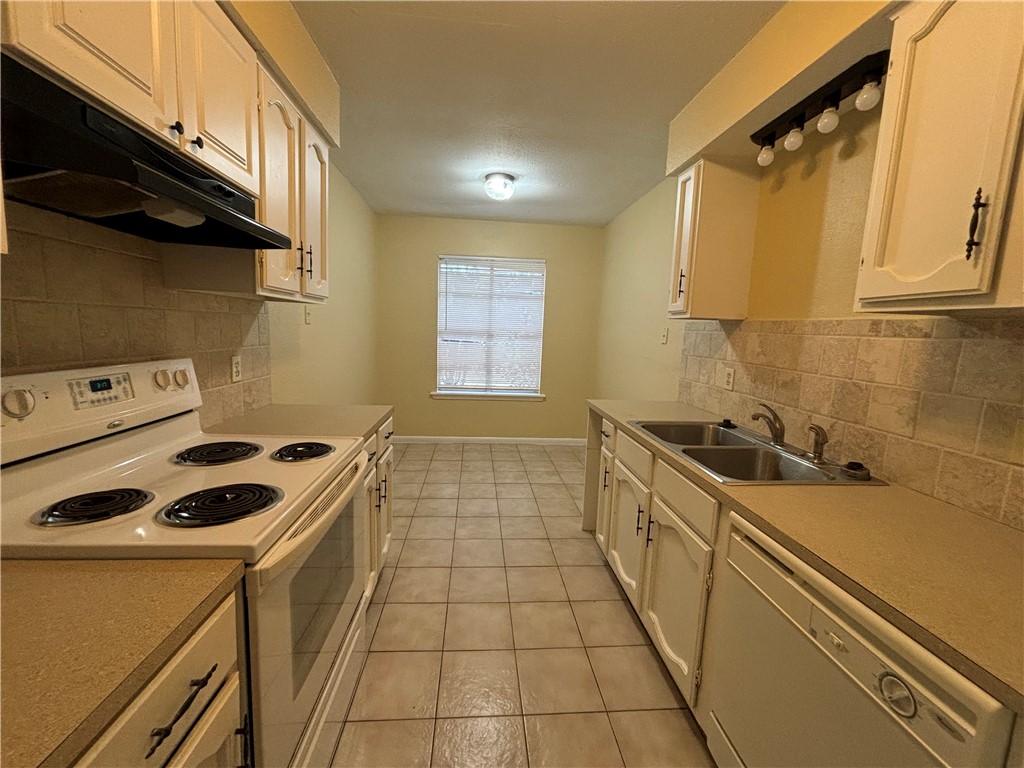 4206 Walnut Hills Dr D Property Photo 5