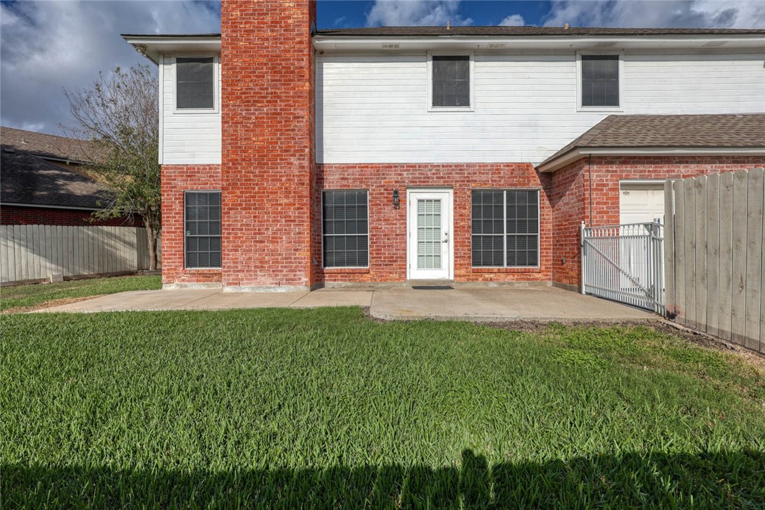 7030 Chiswick Dr Property Photo 3