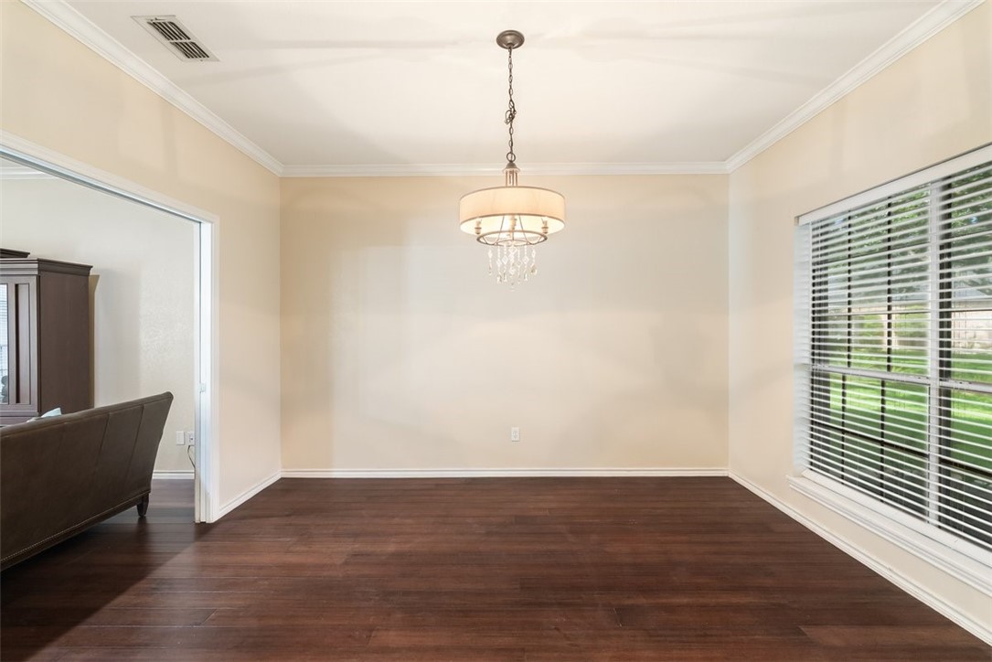 7030 Chiswick Dr Property Photo 7