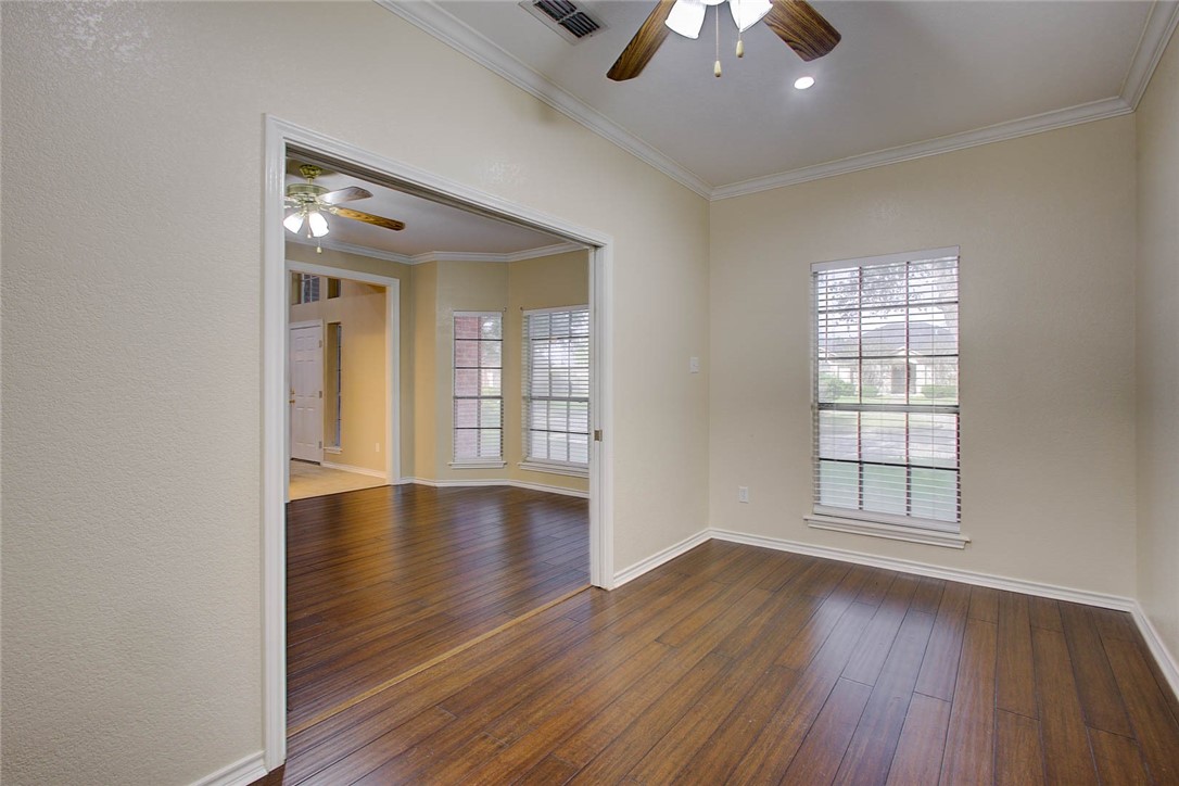 7030 Chiswick Dr Property Photo 8