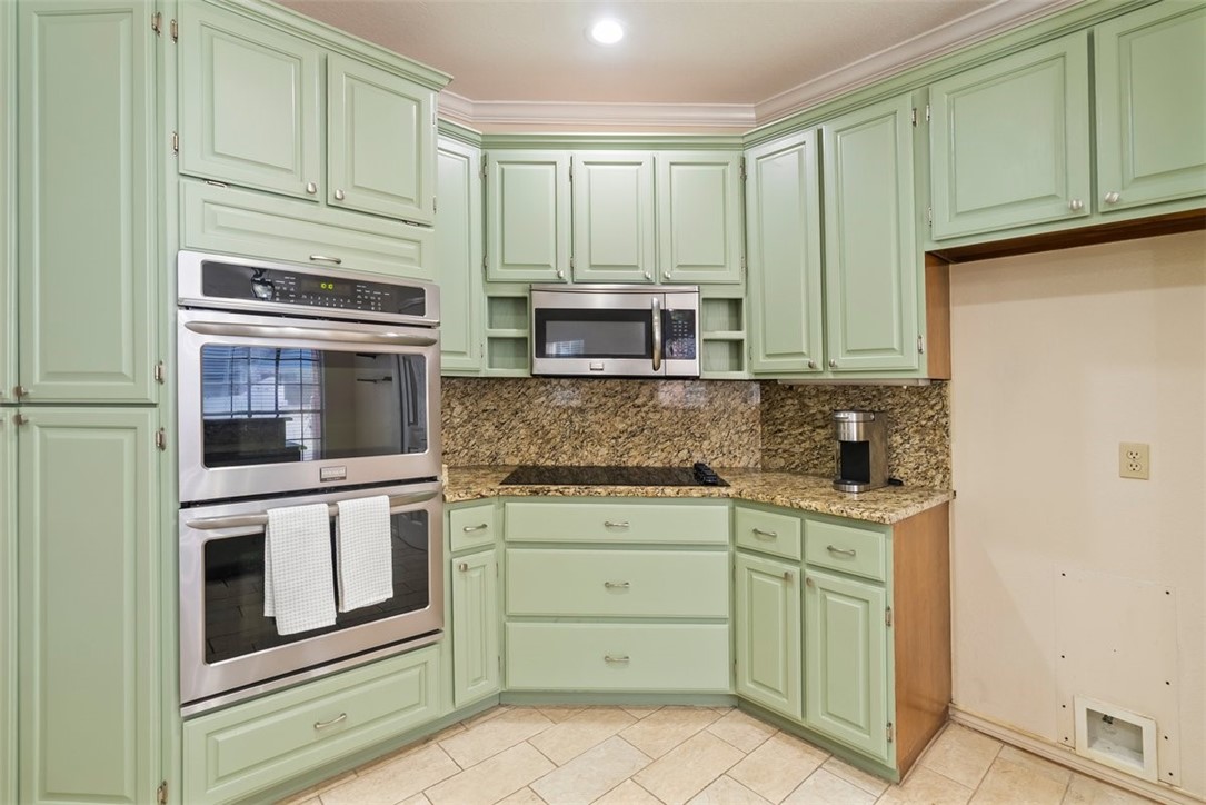7030 Chiswick Dr Property Photo 12