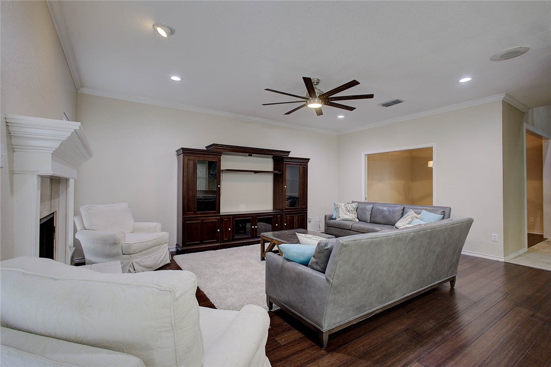 7030 Chiswick Dr Property Photo 15