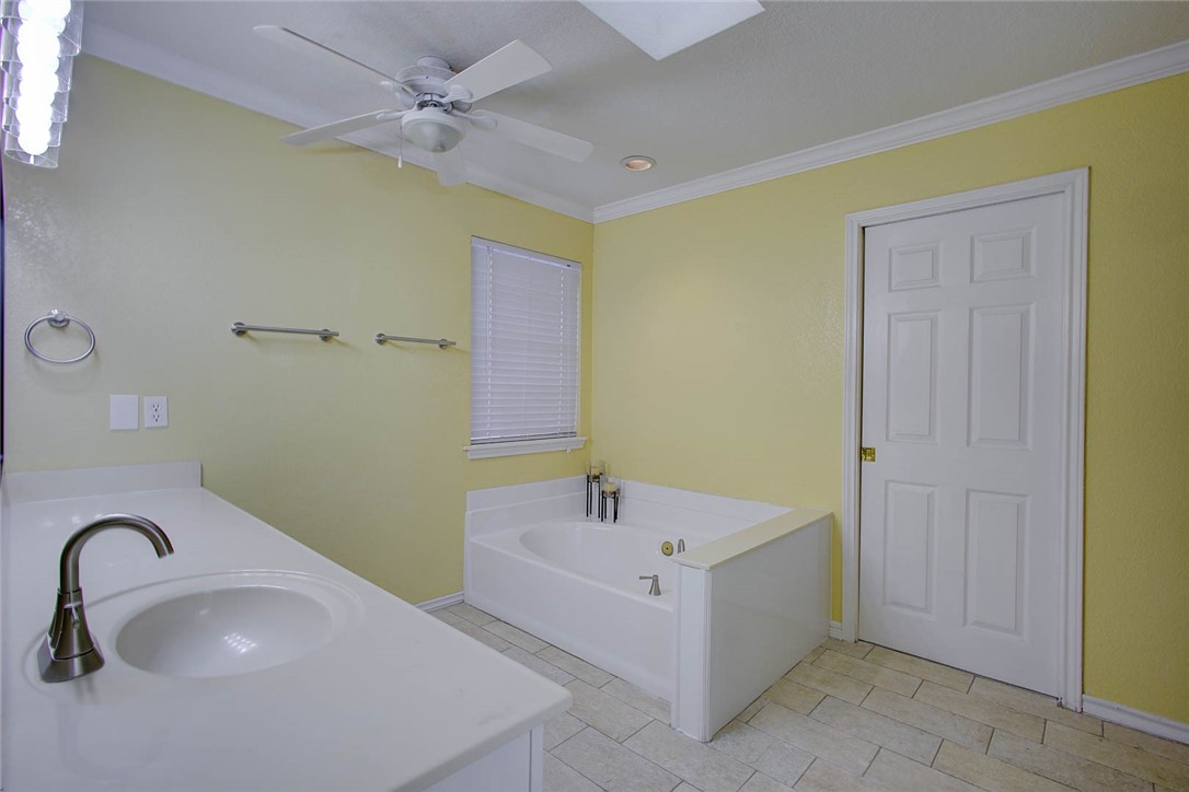 7030 Chiswick Dr Property Photo 20