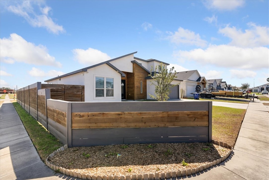 4802 Del Paseo St Property Photo 3