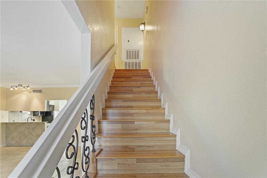 2713 Saint Joseph St Property Photo 8