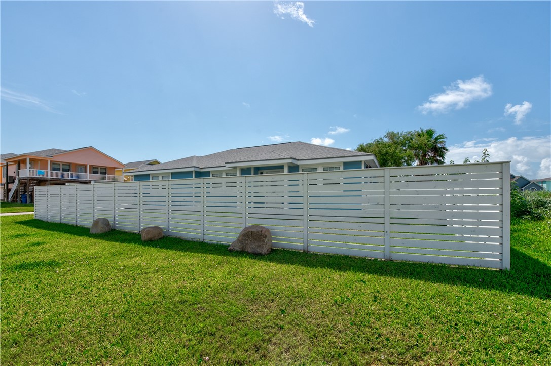 404 Chloes Way Property Photo 33