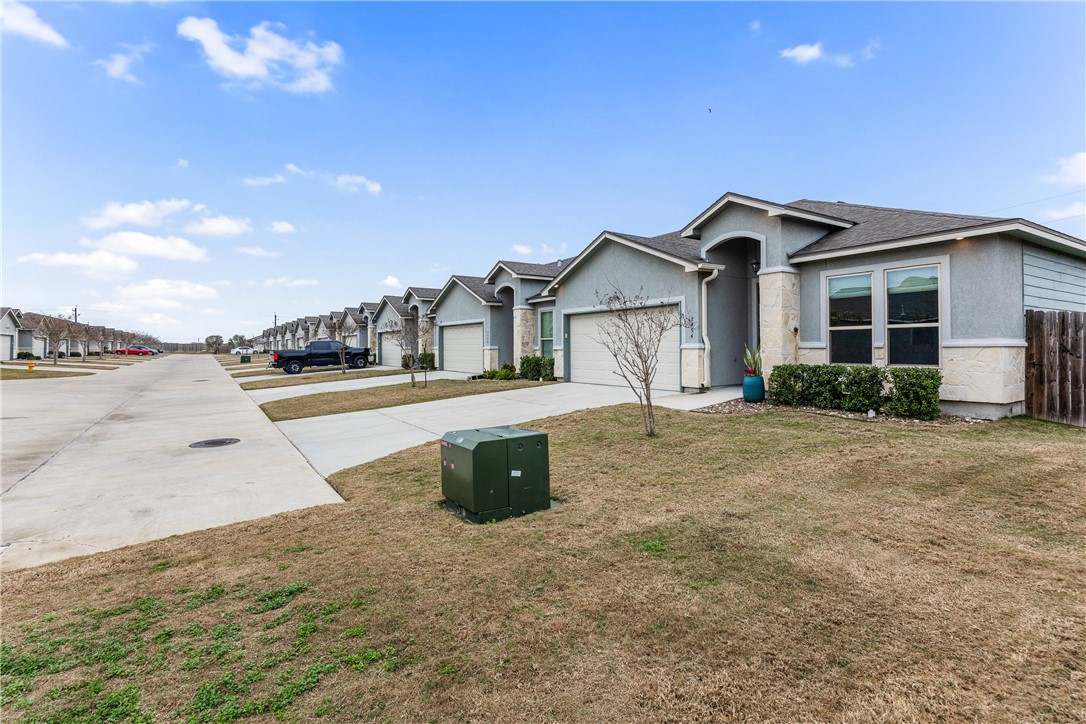 7454 Seal Beach Ct Property Photo 2