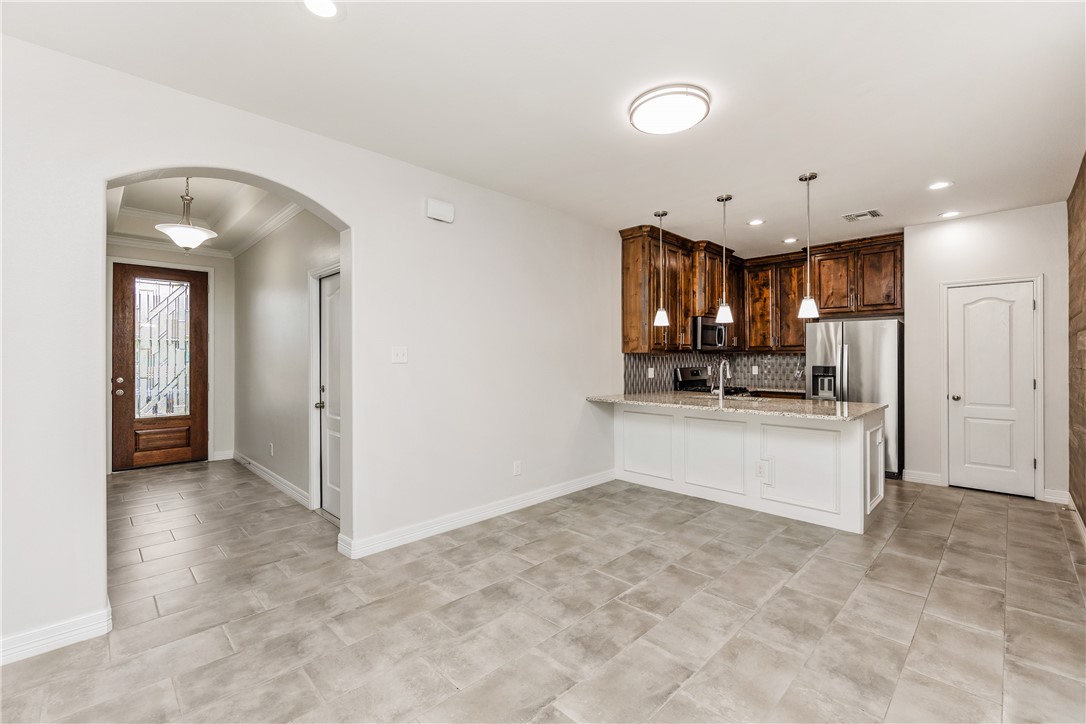 7454 Seal Beach Ct Property Photo 3