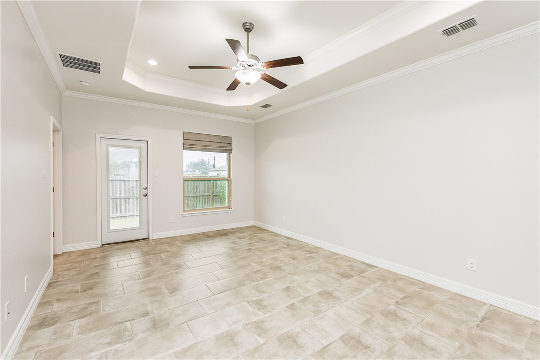7454 Seal Beach Ct Property Photo 9