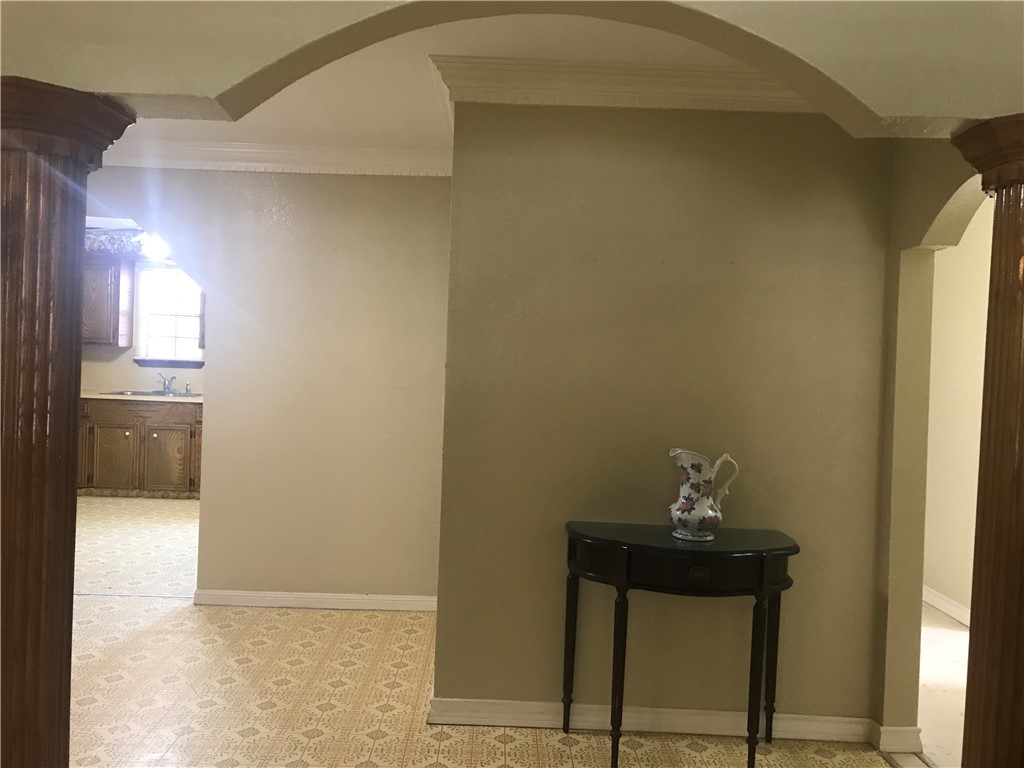 107 W Avenue E Property Photo 10