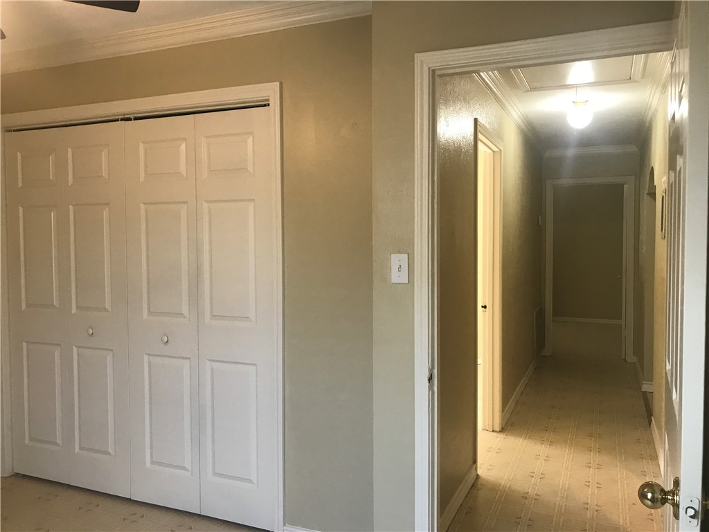 107 W Avenue E Property Photo 19