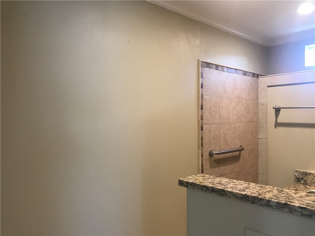 107 W Avenue E Property Photo 22