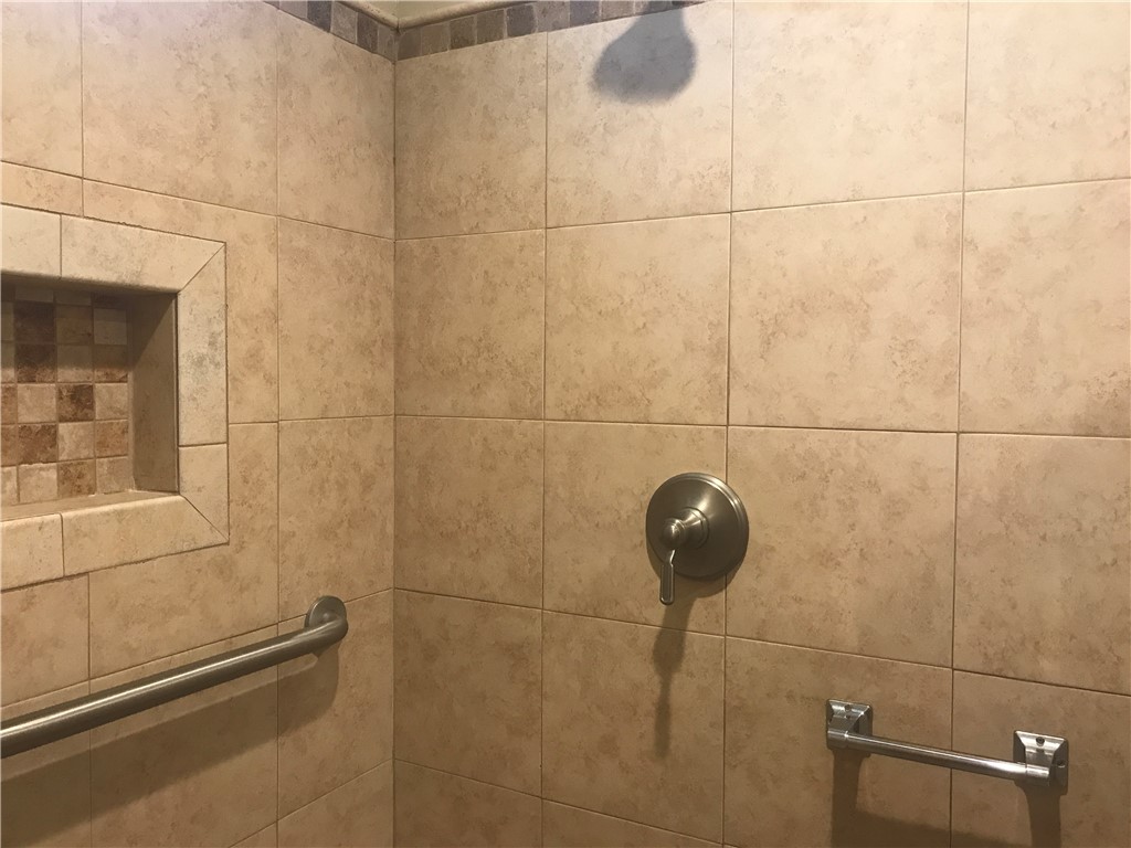 107 W Avenue E Property Photo 25
