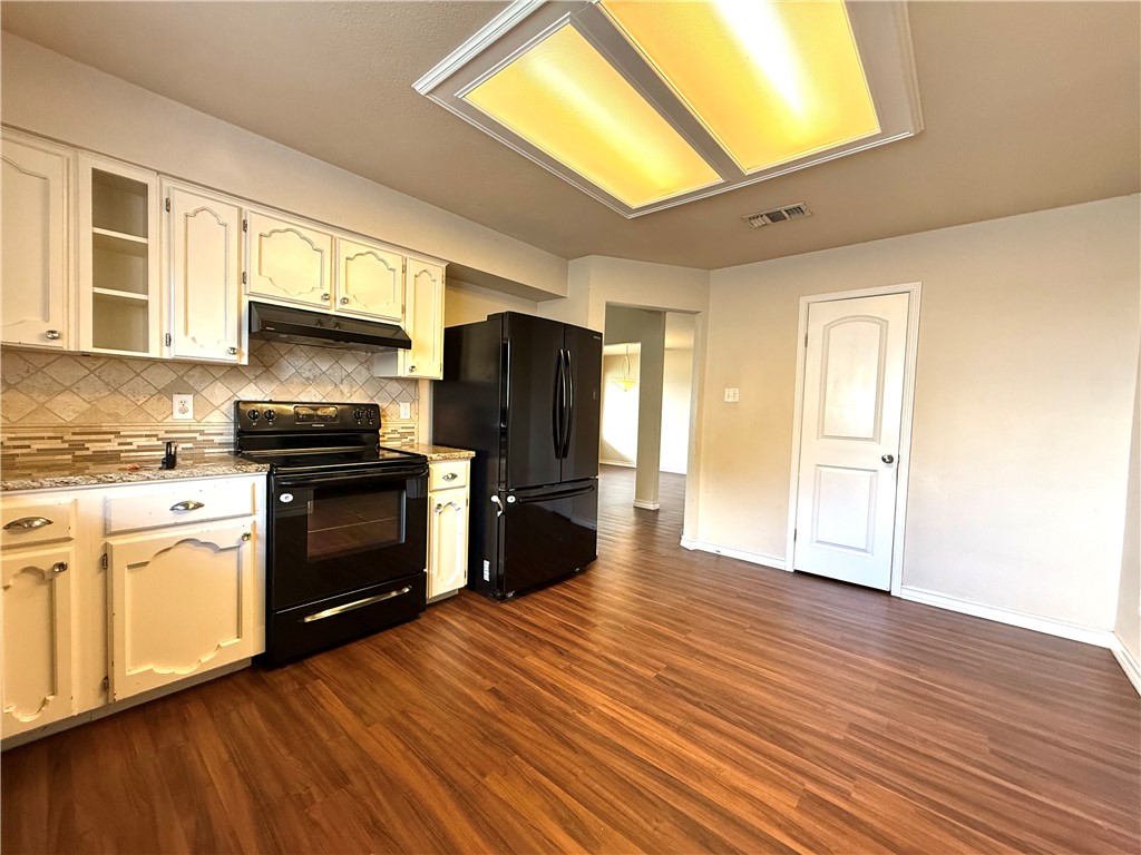 3325 Hampton St Property Photo 7