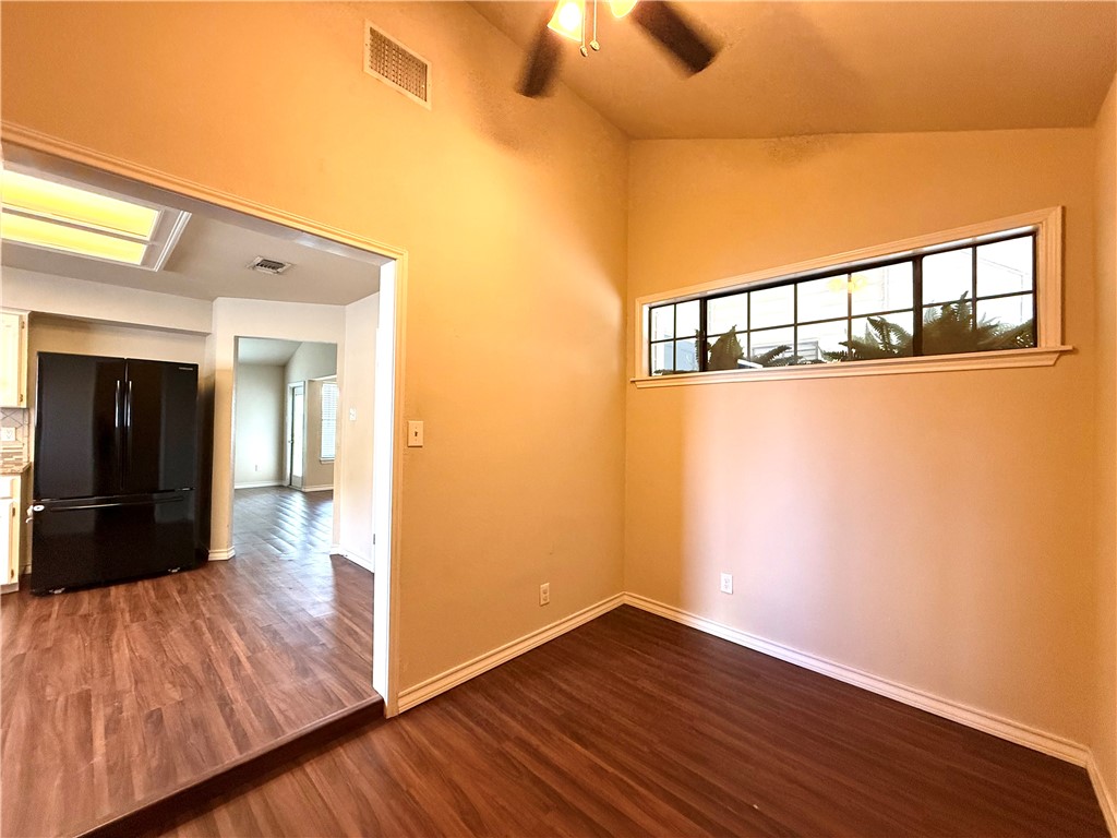 3325 Hampton St Property Photo 8