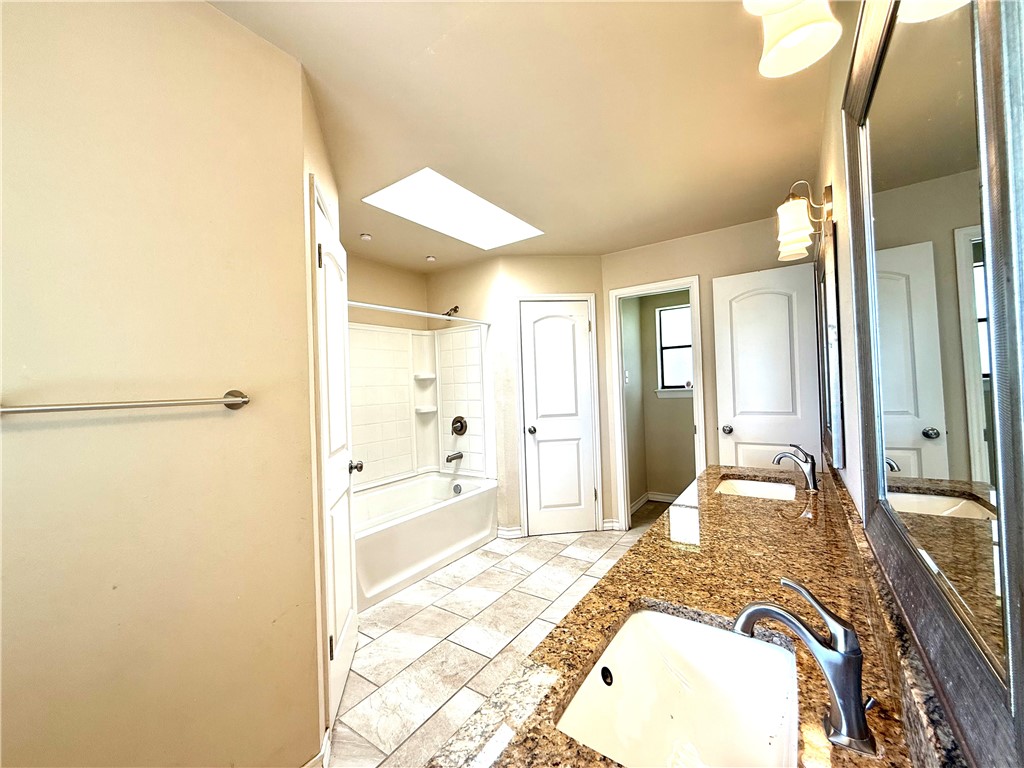 3325 Hampton St Property Photo 13