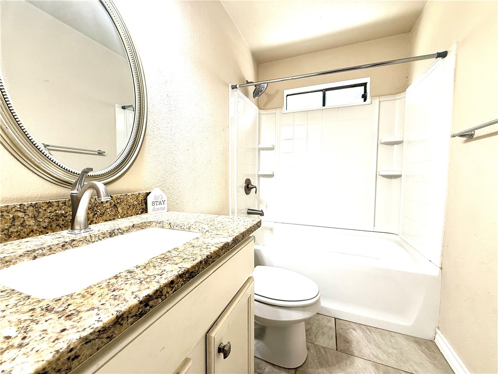 3325 Hampton St Property Photo 15