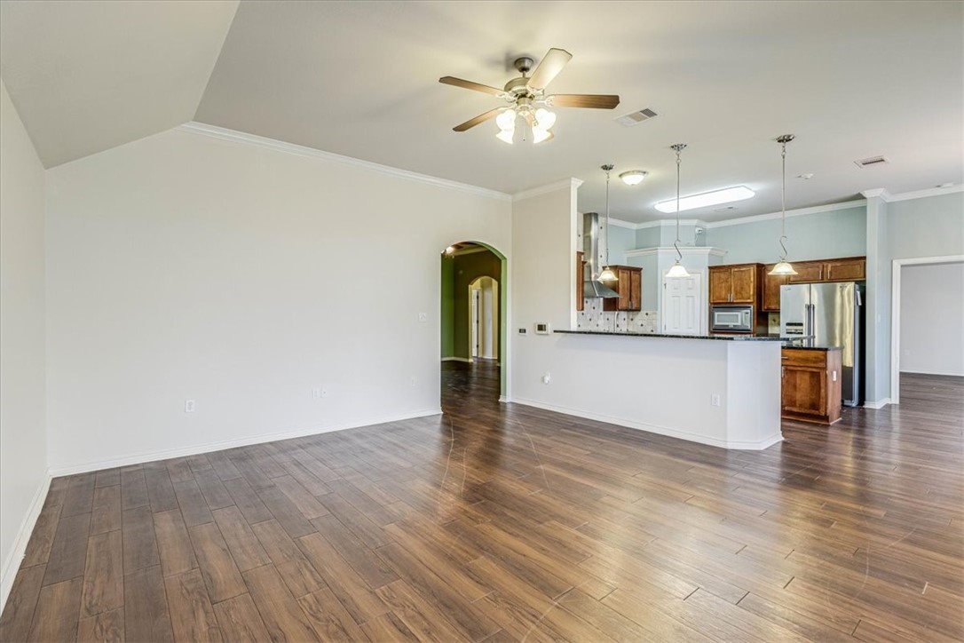 409 Long Point Dr Property Photo 11