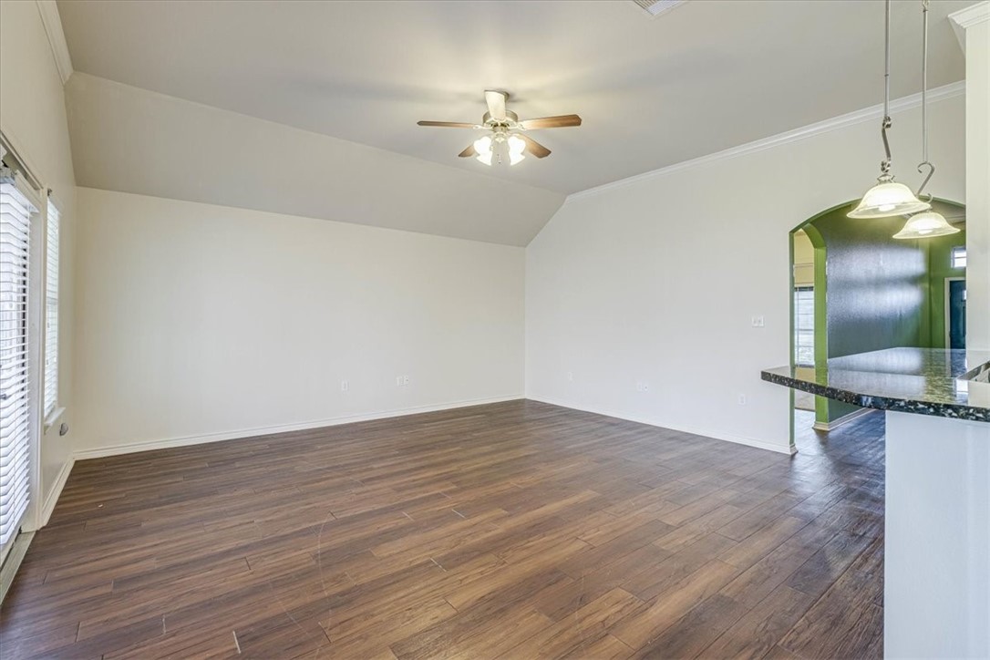 409 Long Point Dr Property Photo 12