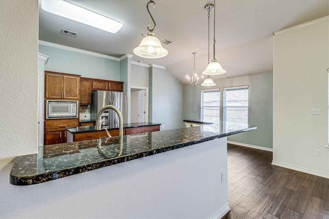 409 Long Point Dr Property Photo 14