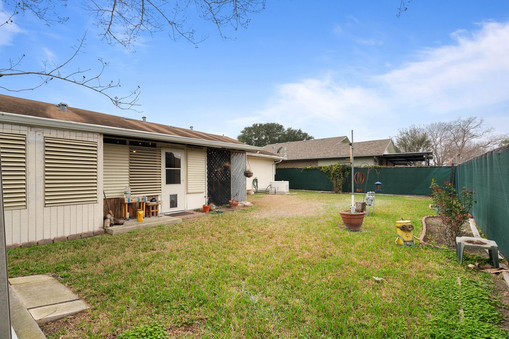 7422 Spitfire Dr Property Photo 11