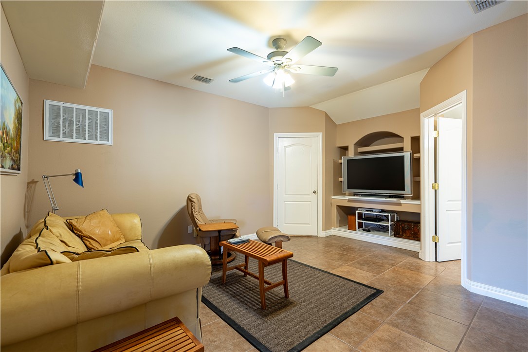 6002 Strasbourg Dr Property Photo 32