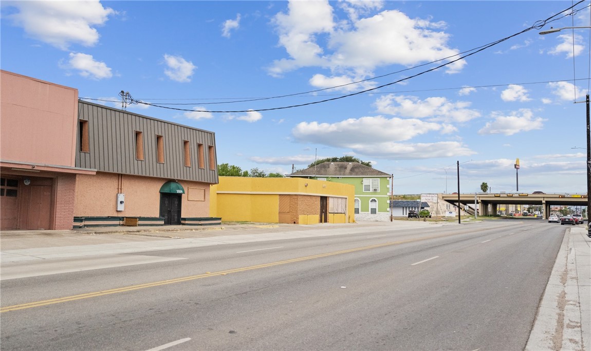 1809 Morgan Ave Property Photo 2