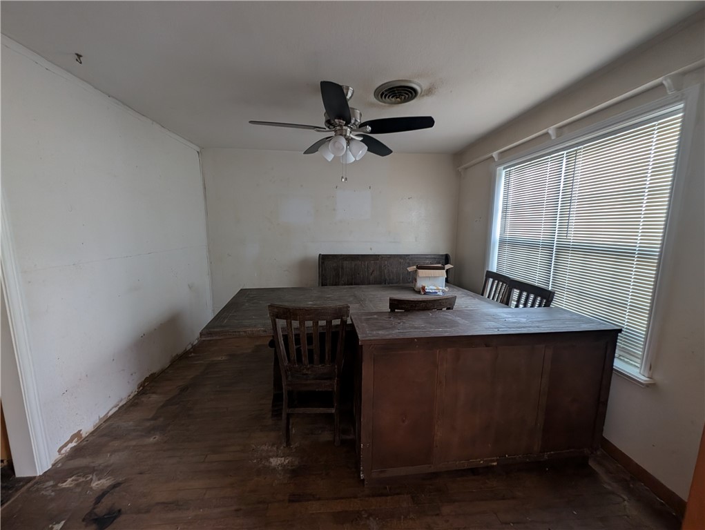 10809 Annaville Road Property Photo 5
