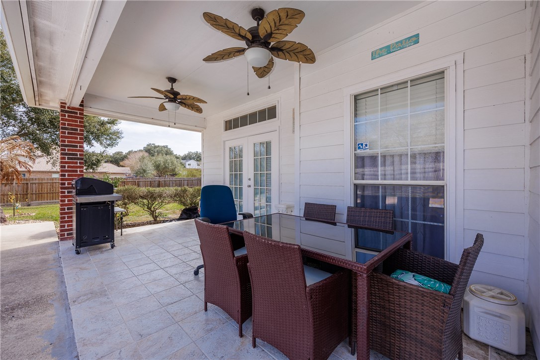 15222 Guadalupe River Dr Property Photo 3