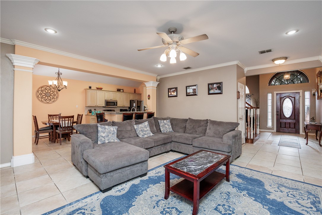 15222 Guadalupe River Dr Property Photo 10