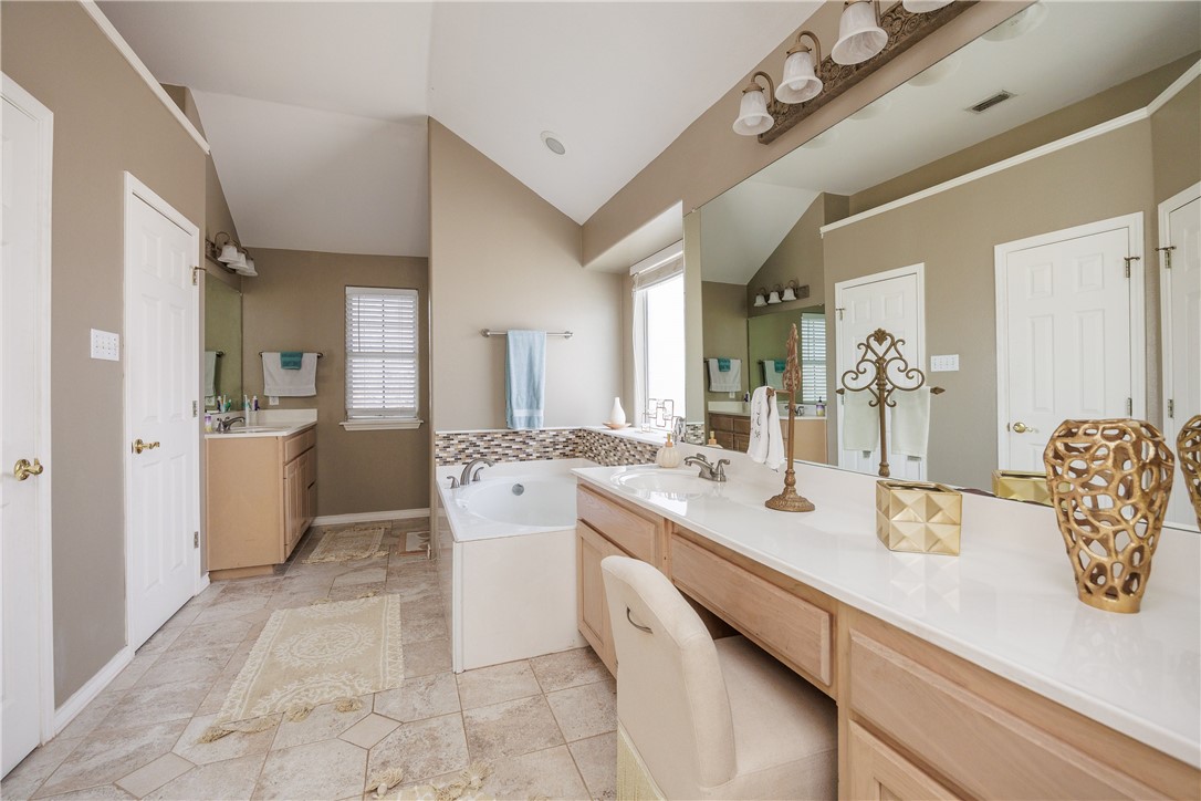 15222 Guadalupe River Dr Property Photo 13