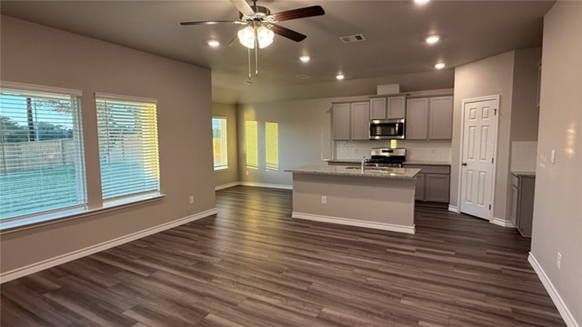 102 Montego Dr Property Photo 4
