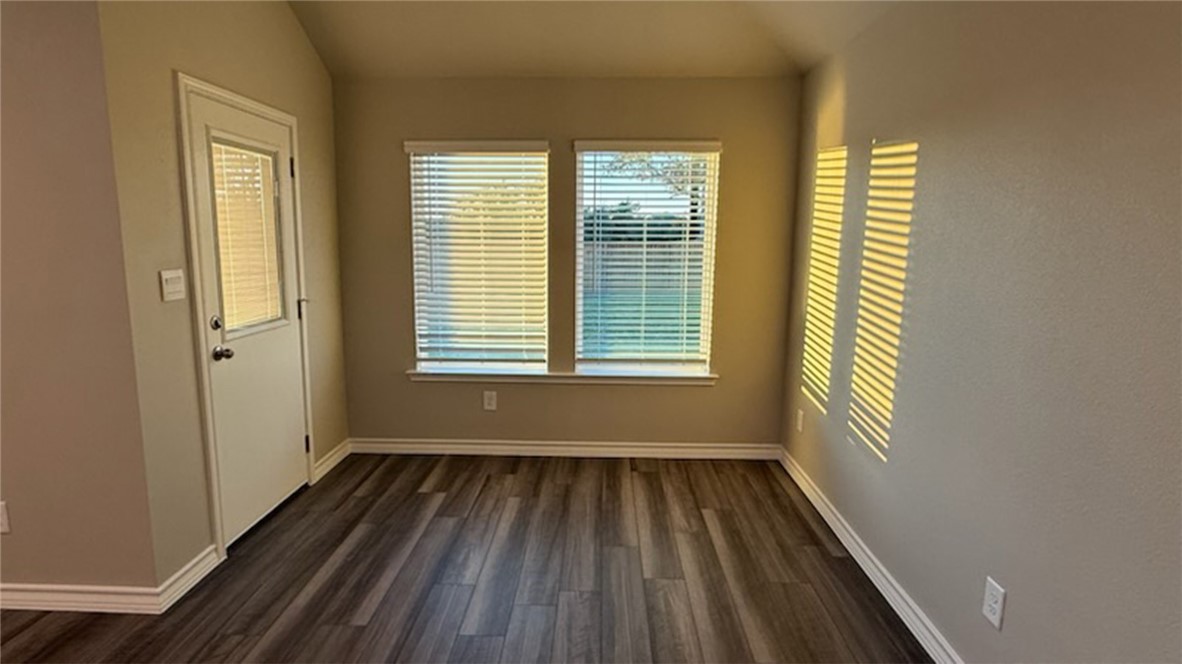 102 Montego Dr Property Photo 16