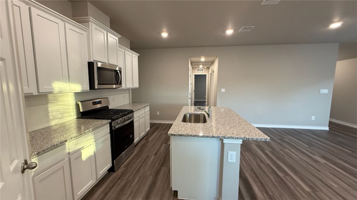 106 Montego Dr Property Photo 2