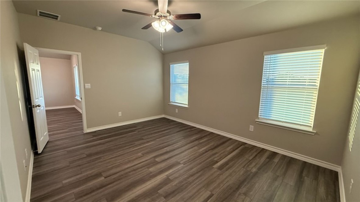 106 Montego Dr Property Photo 6