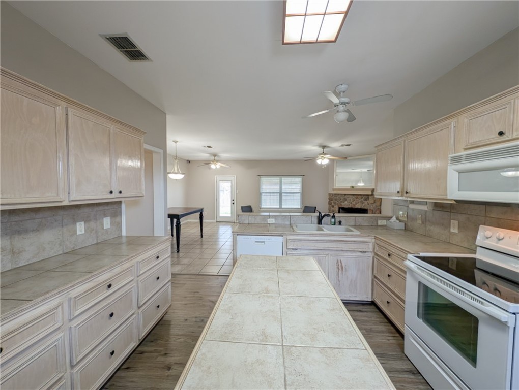 6338 Megan Circ Property Photo 7