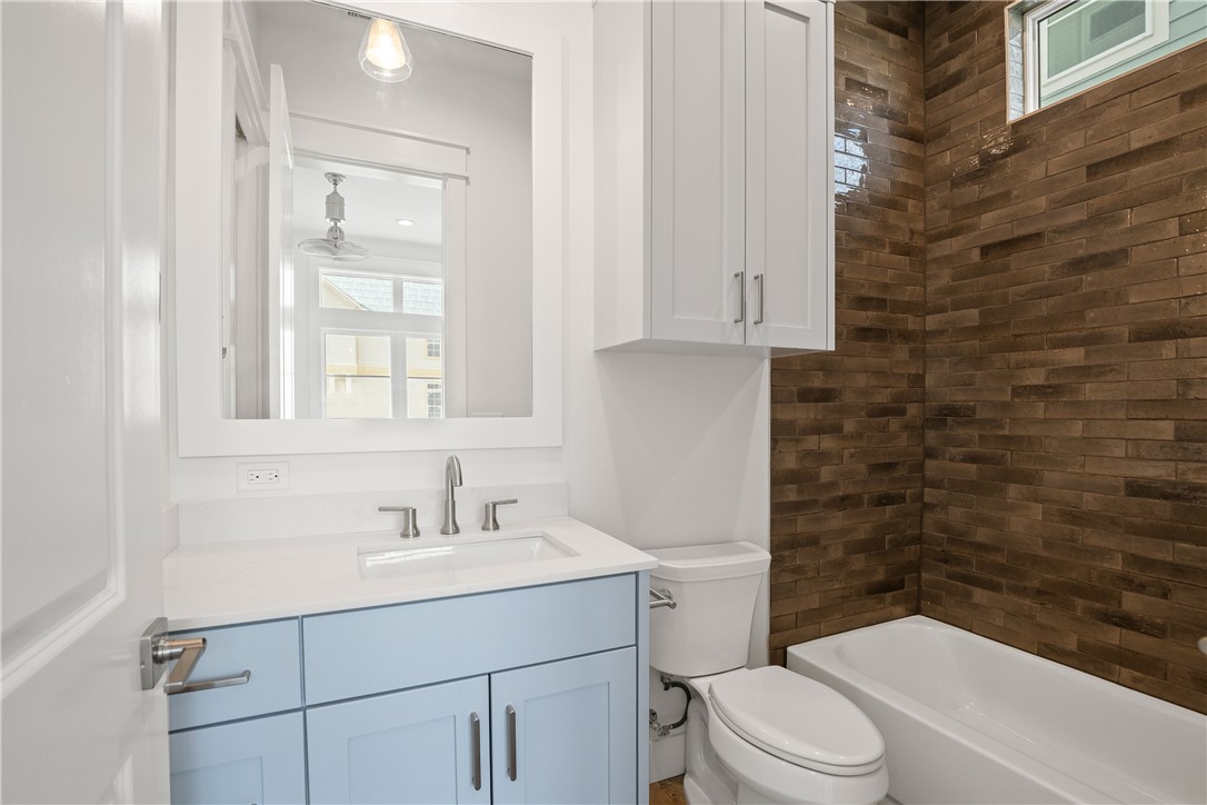 424 Mermaid Tail Lane Property Photo 8
