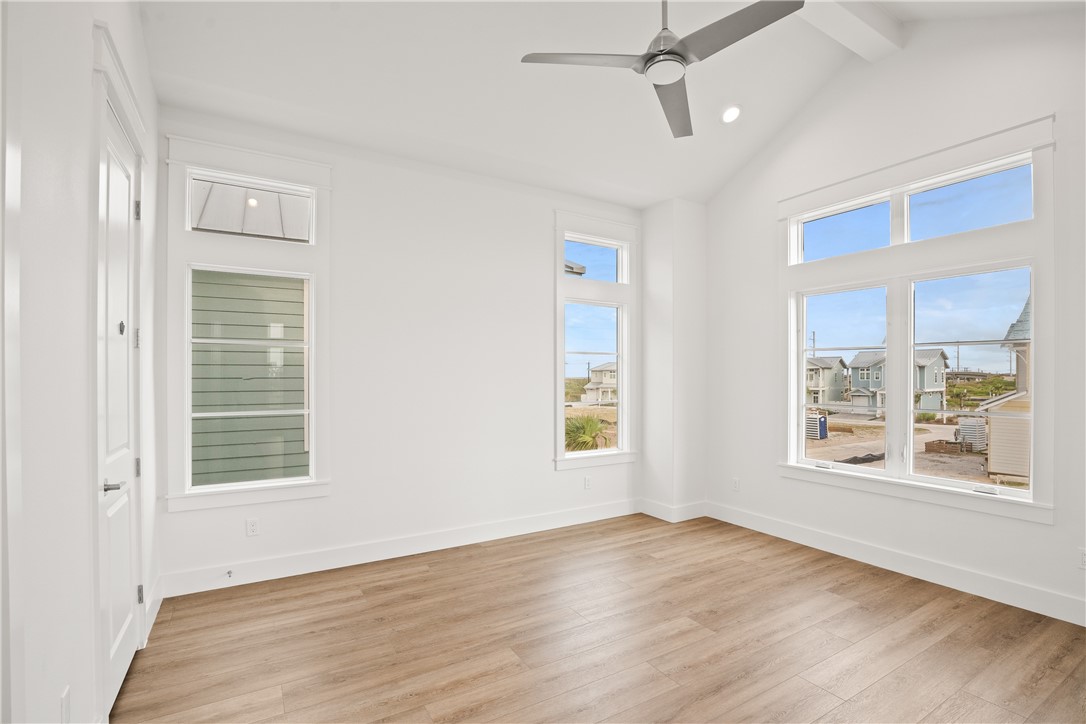 424 Mermaid Tail Lane Property Photo 18