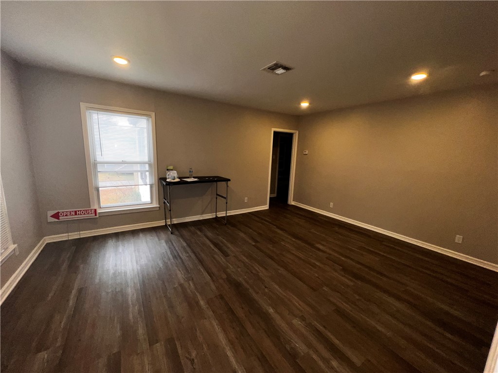 3301 Austin St Property Photo 2