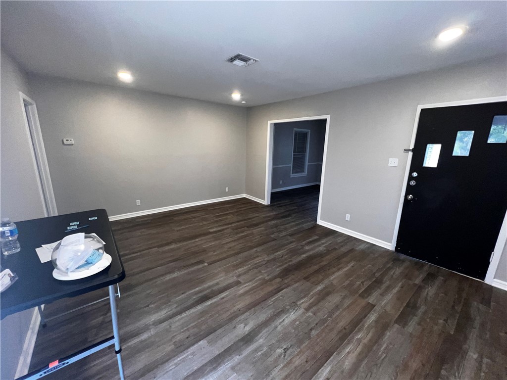 3301 Austin St Property Photo 3