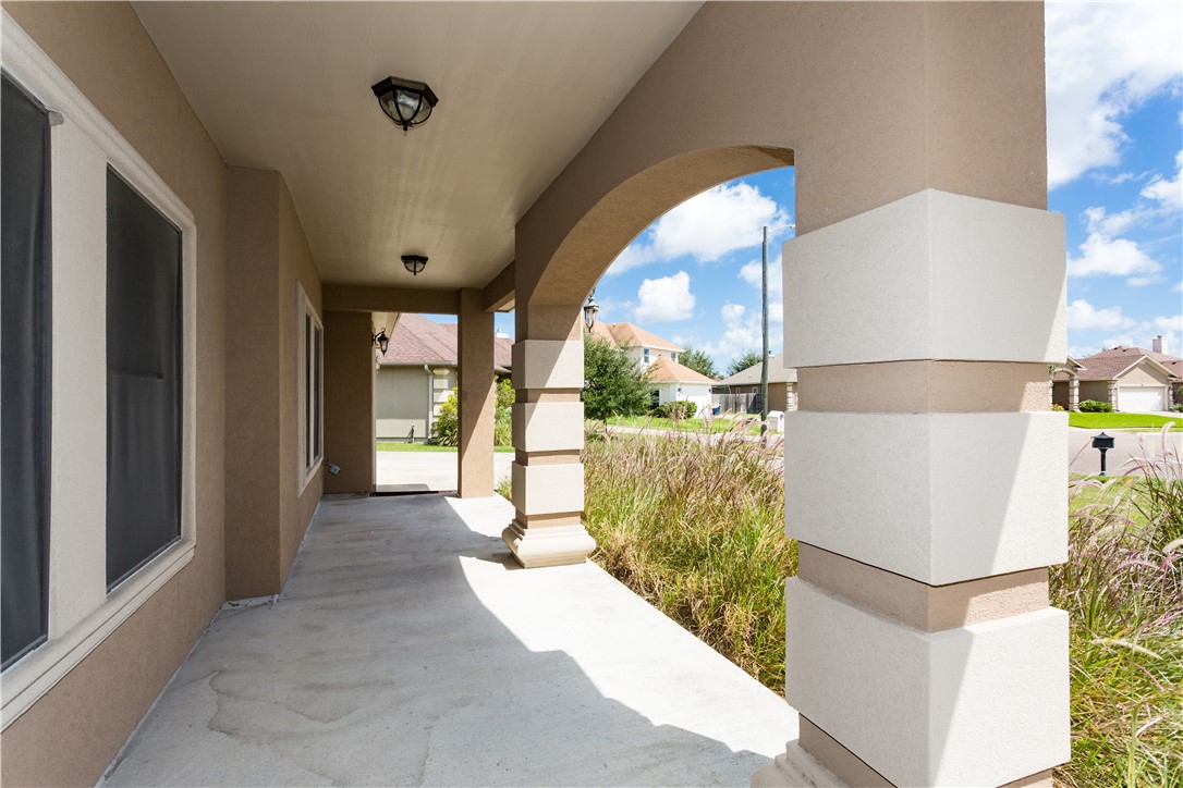 5701 Loire Blvd Property Photo 3