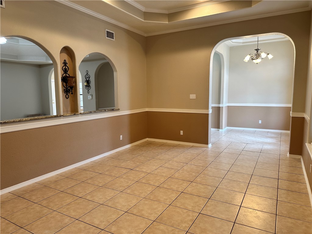 240 County Road 2112 Property Photo 8