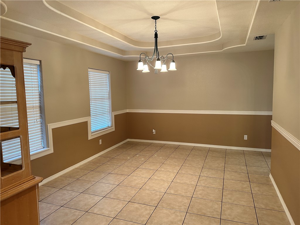 240 County Road 2112 Property Photo 9