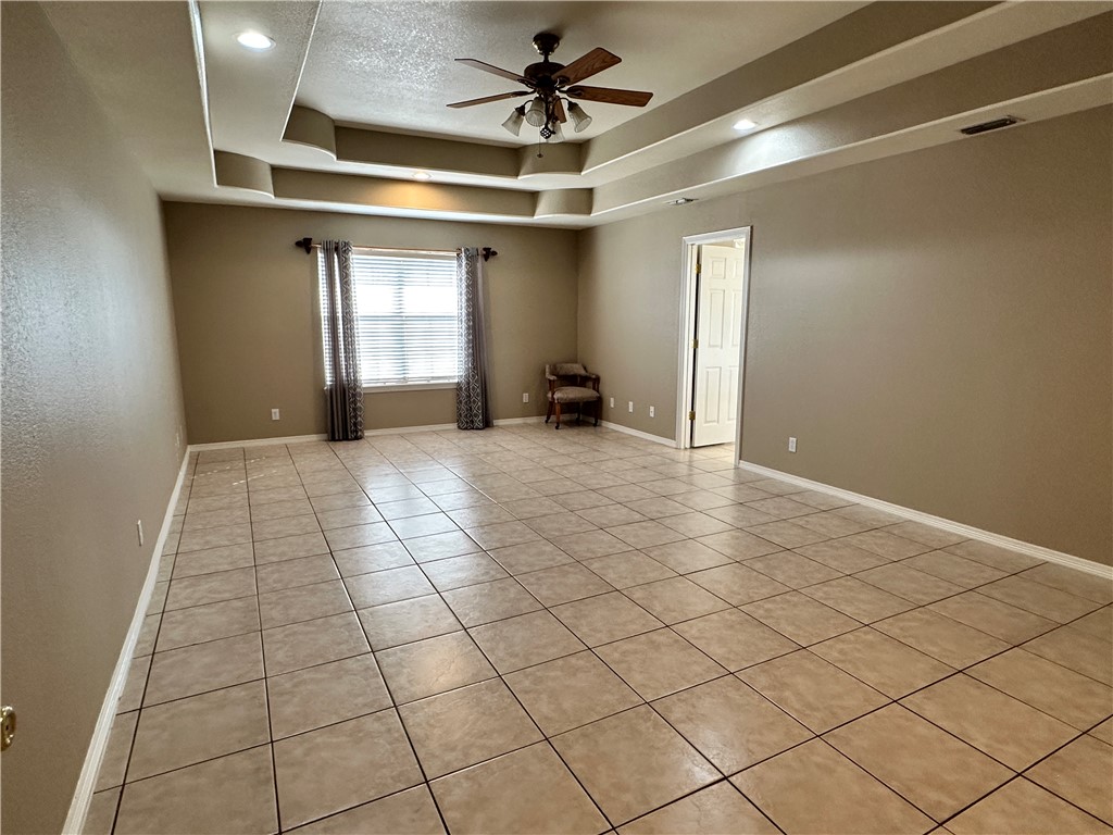 240 County Road 2112 Property Photo 20
